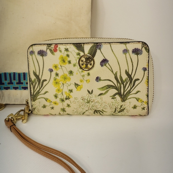 Tory Burch Handbags - Tory Burch Wristlet Floral Print